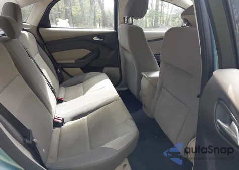 2012 Ford Focus Se z USA, uszkodzony, nr VIN 1FAHP3F21CL391046